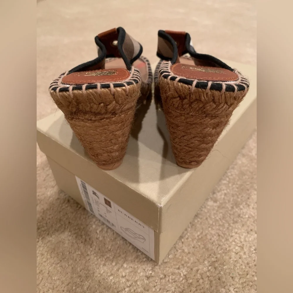 🤎 Burberry Wedges 36 🖤